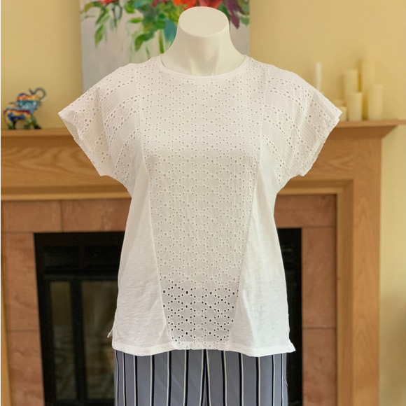 Liz Claiborne White Eyelet Trim Top Size Small - Picture 2 of 10